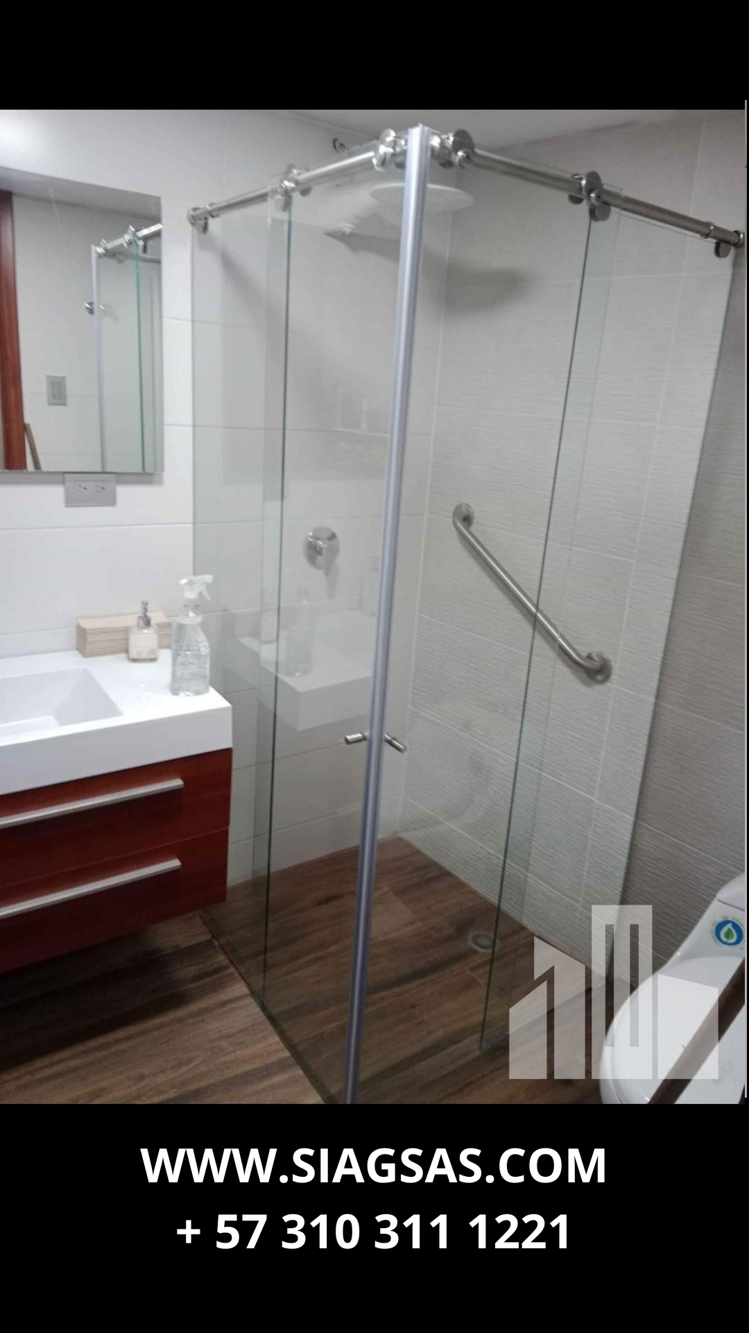 DIVISIONES DE BAÑO EN VIDRIO TEMPLADO EN BOGOTA CORREDIZAS Y BATIENTES (1).png<br />
